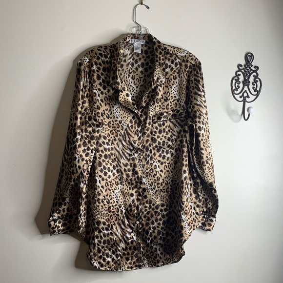 Ivy & Annabelle Satin Animal Print Sleepshirt - Picture 7 of 10